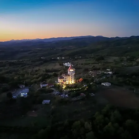 Szálloda Keshtjella Duka Rrëshen