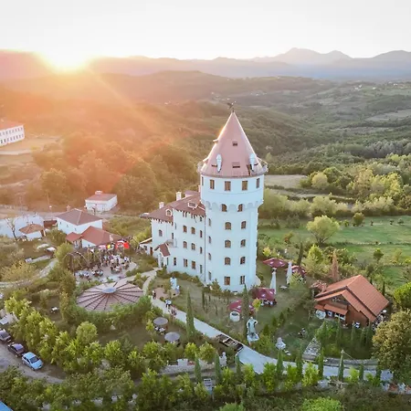 Keshtjella Duka * Rreshen