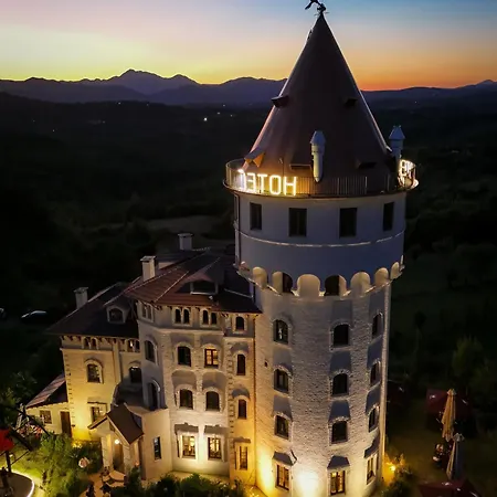 Keshtjella Duka Hotel